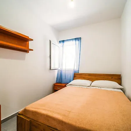 Dom wakacyjny 4 Bedroom Front In *