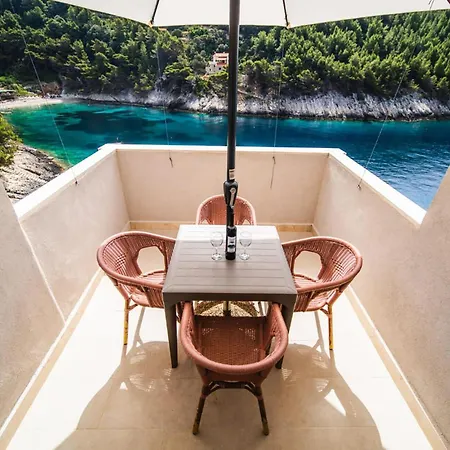 4 Bedroom Front In *